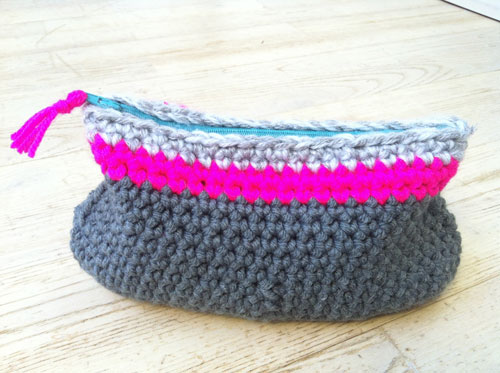 trousse crochet avec une touche fluo